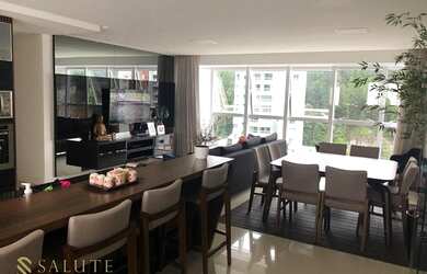 Imagem: O apartamento possui 4 Dormitórios, 5 Banheiros, 2 Vagas na