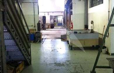 Imagem: O depósito possui 5 Vagas na garagem, 1.080m² de Área e