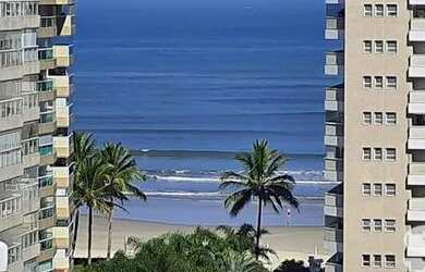 Imagem: O apartamento possui 3 Dormitórios, 1 Banheiro, 2 Vagas na