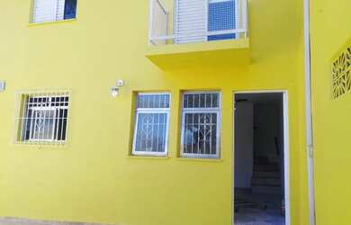 Imagem: A casa possui 2 Dormitórios, 2 Banheiros, 3 Vagas na garagem