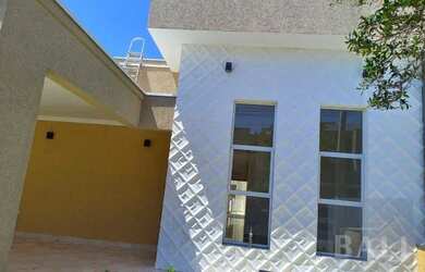 Imagem: A casa em condomínio possui 3 Dormitórios, 3 Banheiros, 2