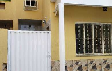 Imagem: A casa possui 2 Dormitórios, 2 Banheiros, 1 Vaga na garagem