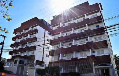 Imagem: A kitnet possui 1 Dormitório, 1 Banheiro, 1 Vaga na garagem