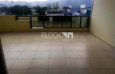 Imagem: O apartamento possui 3 Dormitórios, 3 Banheiros, 2 Vagas na