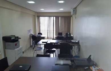 Imagem: O depósito possui 1 Vaga na garagem e 30m² de Área e está