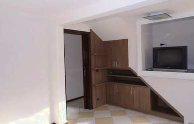 Imagem: A casa possui 3 Dormitórios, 2 Banheiros, 2 Vagas na garagem