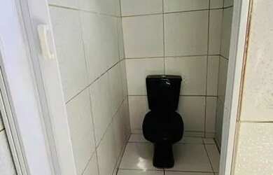 Imagem: A casa possui 2 Dormitórios, 2 Banheiros, 1 Vaga na garagem