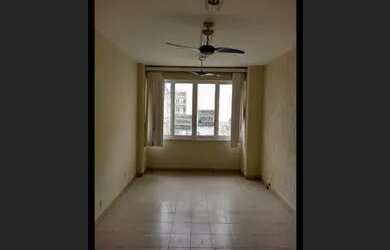 Imagem: A kitnet possui 1 Banheiro, 32m² de Área e está localizado