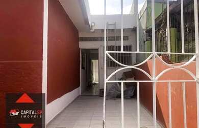 Imagem: A casa possui 4 Dormitórios, 1 Banheiro, 1 Vaga na garagem