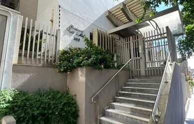 Imagem: O apartamento possui 1 Dormitório, 1 Banheiro, 1 Vaga na garagem