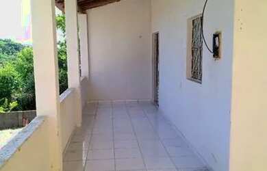 Imagem: A casa possui 2 Dormitórios, 1 Banheiro, 1 Vaga na garagem