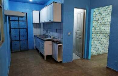 Imagem: A casa possui 2 Dormitórios, 1 Banheiro, 1 Vaga na garagem