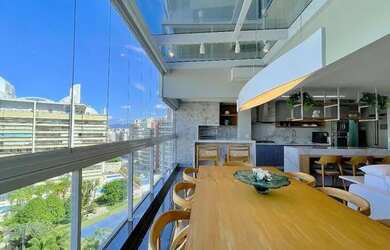 Imagem: O apartamento possui 3 Dormitórios, 1 Banheiro, 2 Vagas na