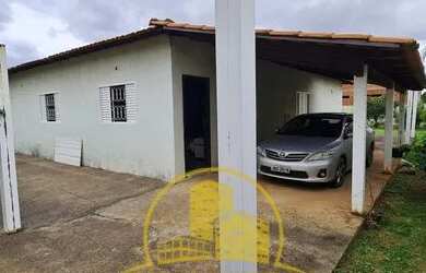 Imagem: A casa em condomínio possui 4 Dormitórios, 3 Banheiros, 5