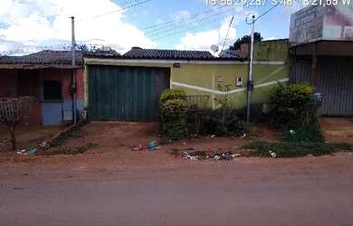 Imagem: A casa possui 2 Dormitórios, 1 Banheiro e 225m² de Área e