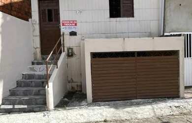 Imagem: A casa possui 2 Dormitórios, 1 Banheiro, 1 Vaga na garagem