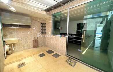 Imagem: A casa em condomínio possui 2 Dormitórios, 2 Banheiros, 2