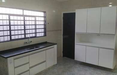 Imagem 4: CASA PARA LOCAÇÃO EM IRACEMÁPOLIS - 125 m²