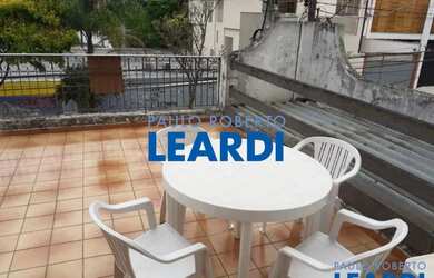 Imagem: A casa possui 3 Dormitórios, 4 Banheiros, 2 Vagas na garagem