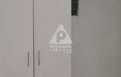 Imagem 15: Apartamento de 2 Quartos no Flamengo com dependência Completa disponível...