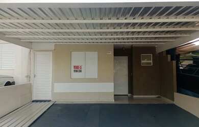 Imagem: A casa em condomínio possui 2 Dormitórios, 1 Banheiro, 2 Vagas