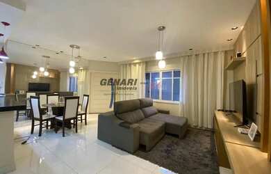 Imagem: A casa possui 2 Dormitórios, 2 Banheiros, 2 Vagas na garagem