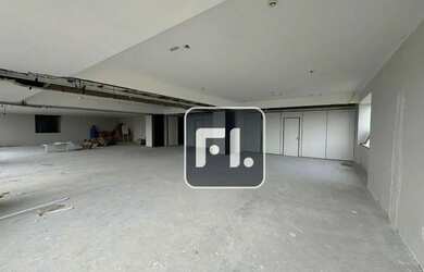 Imagem: O depósito possui 5 Vagas na garagem, 475m² de Área e está