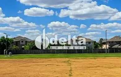 Imagem: O terreno possui 360m² de Área e está localizado em Vigilato