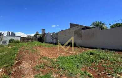 Imagem: O terreno possui 660m² de Área e está localizado em Centro