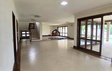 Imagem 2: Sobrado com 4 suítes no Condomínio Colonial Village em Pindamonhangaba