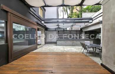 Imagem: O depósito possui 4 Vagas na garagem, 380m² de Área e está