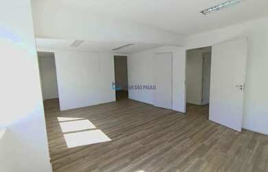 Imagem: O depósito possui 2 Vagas na garagem, 100m² de Área e está