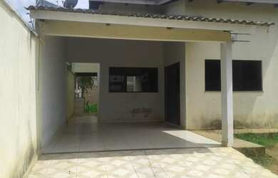 Imagem: A casa possui 2 Dormitórios, 1 Banheiro, 2 Vagas na garagem