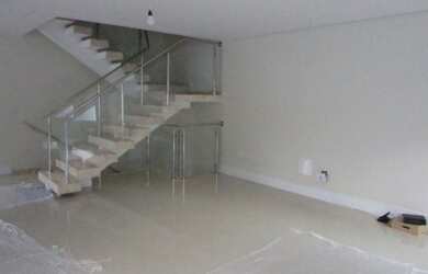 Imagem 14: Maravilhoso sobrado novo com piscina e privacidade