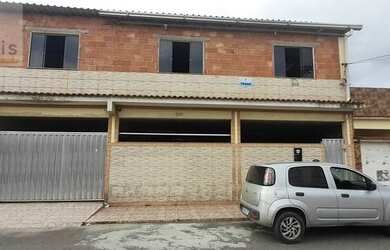 Imagem: A casa possui 2 Dormitórios, 1 Banheiro, 2 Vagas na garagem