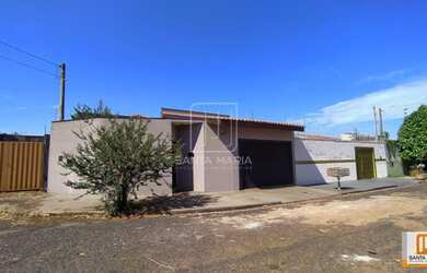 Imagem: A casa possui 3 Dormitórios, 2 Banheiros, 2 Vagas na garagem