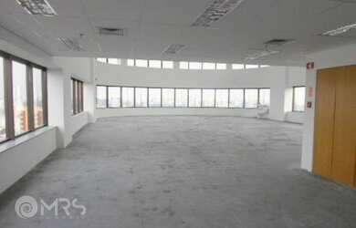 Imagem: O depósito e possui 5 Vagas na garagem, 308-0m² de Área está