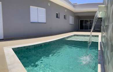 Imagem: A casa em condomínio possui 3 Dormitórios, 5 Banheiros, 2