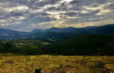 Imagem: O terreno possui 1.000m² de Área e está localizado em Centro