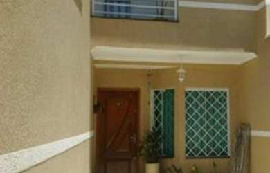 Imagem: A casa possui 3 Dormitórios, 3 Banheiros, 2 Vagas na garagem