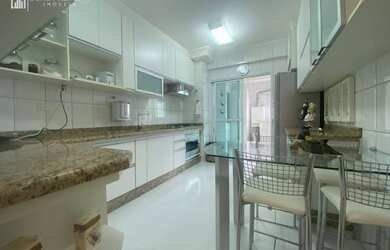 Imagem: O apartamento possui 3 Dormitórios, 2 Banheiros, 2 Vagas na