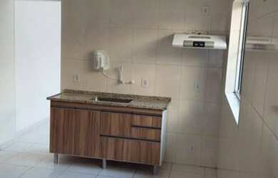 Imagem: A casa possui 2 Dormitórios, 1 Banheiro, 2 Vagas na garagem