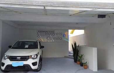 Imagem: A casa possui 2 Dormitórios, 1 Banheiro, 2 Vagas na garagem