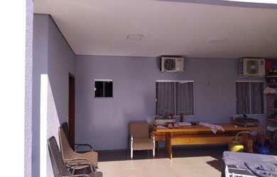 Imagem: A casa possui 2 Dormitórios, 2 Banheiros, 5 Vagas na garagem