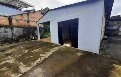 Imagem: A casa possui 2 Dormitórios, 1 Banheiro, 1 Vaga na garagem