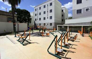 Imagem: O apartamento possui 2 Dormitórios, 1 Banheiro, 1 Vaga na garagem