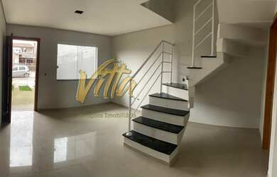 Imagem: A casa possui 2 Dormitórios, 1 Banheiro, 2 Vagas na garagem