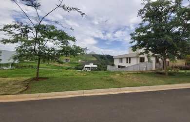 Imagem: O terreno possui 1022m² de Área e está localizado em Loteamento