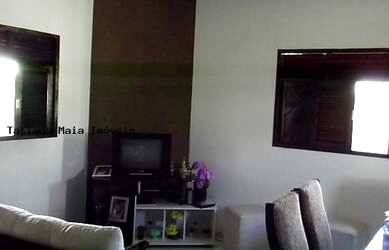 Imagem: A casa possui 3 Dormitórios, 2 Banheiros, 2 Vagas na garagem