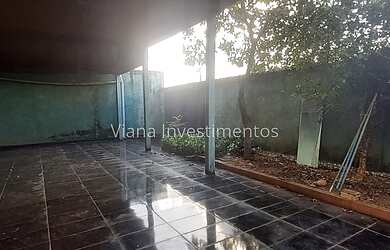 Imagem: O depósito possui 4 Vagas na garagem, 70m² de Área e está